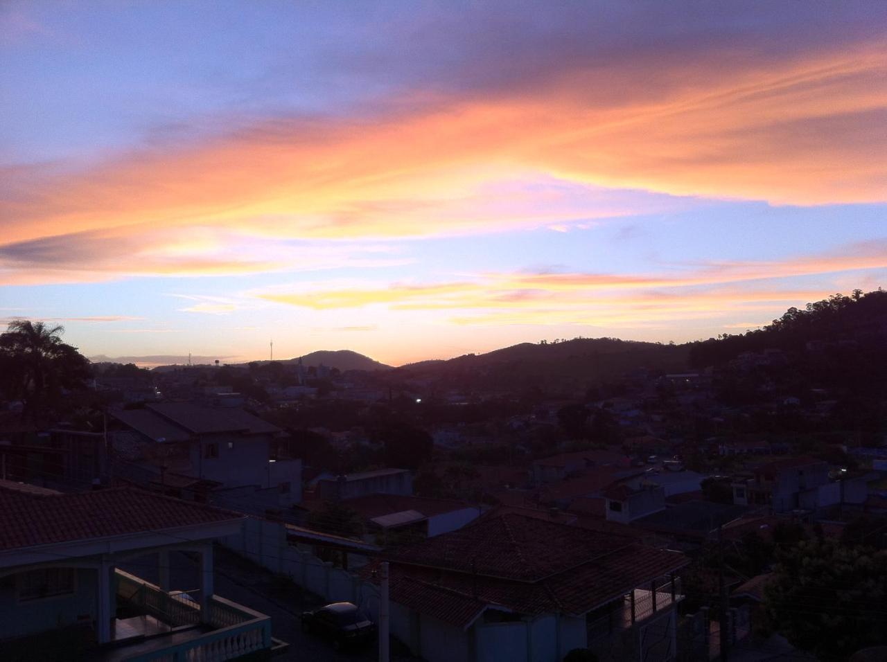 Pousada Requinte Da Mantiqueira ปิราคายา ภายนอก รูปภาพ